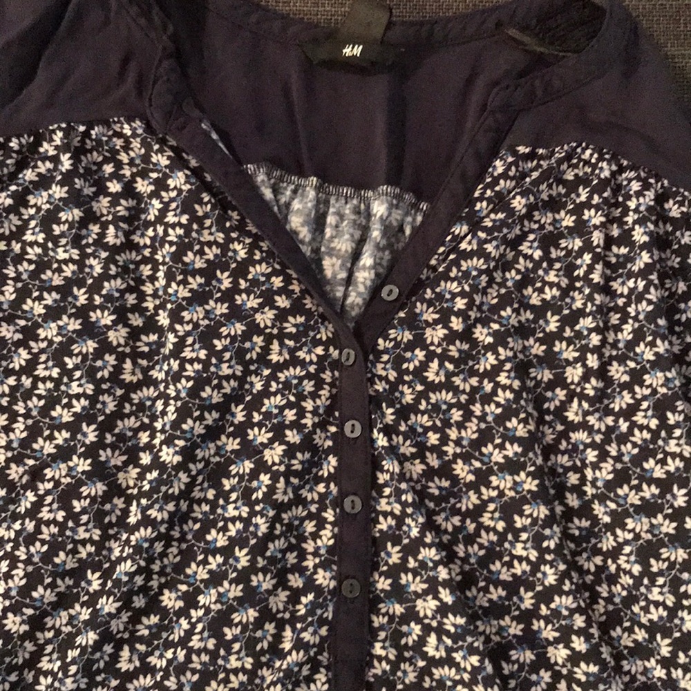 3/4 sleeve small floral shirt